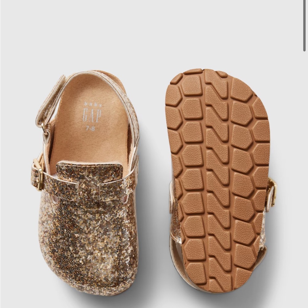 NWT in bag Toddler gap glitter clogs size 3/4